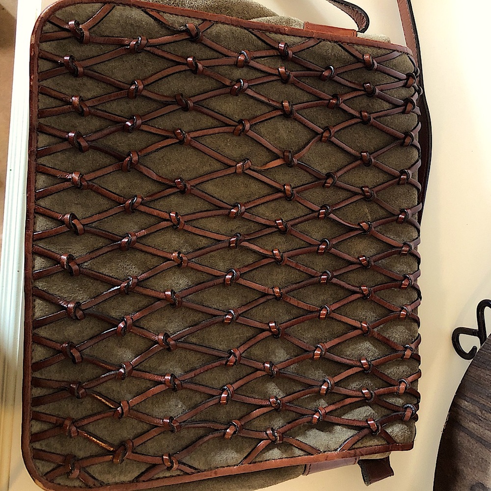 Aspects adjustable crossbody bag